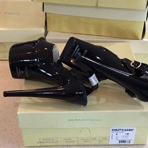 Highest Heel black patent sandals size 6